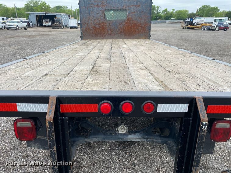 image for item KB9439 2008 Ford F650 Super Duty XLT  flatbed truck