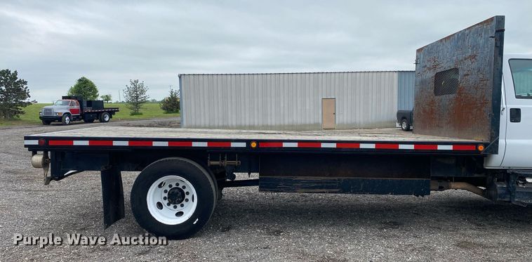 image for item KB9439 2008 Ford F650 Super Duty XLT  flatbed truck