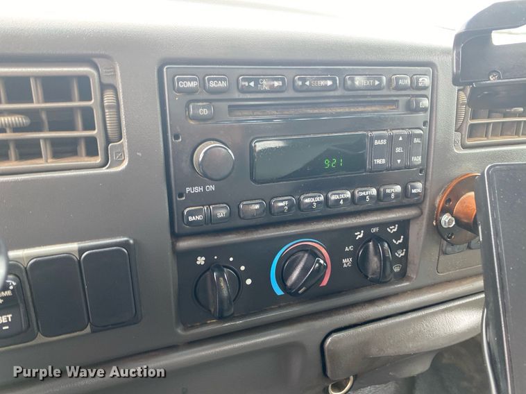 image for item KB9439 2008 Ford F650 Super Duty XLT  flatbed truck