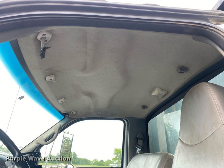 image for item KB9439 2008 Ford F650 Super Duty XLT  flatbed truck