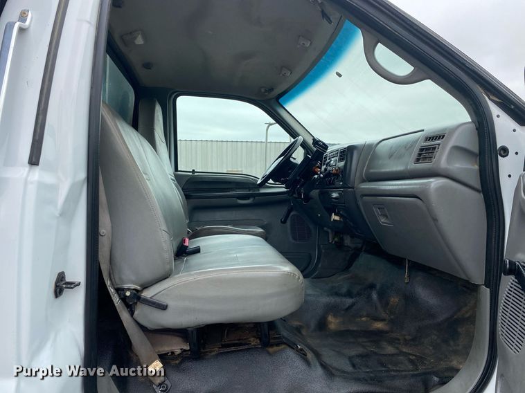 image for item KB9439 2008 Ford F650 Super Duty XLT  flatbed truck