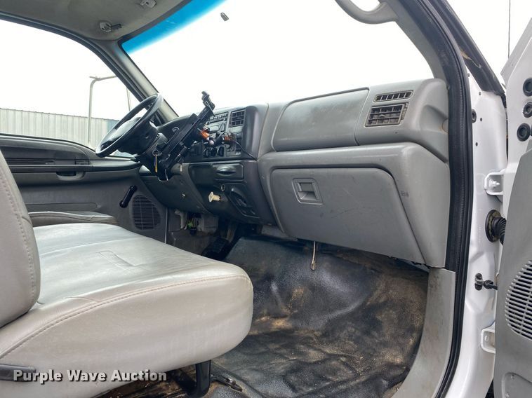 image for item KB9439 2008 Ford F650 Super Duty XLT  flatbed truck