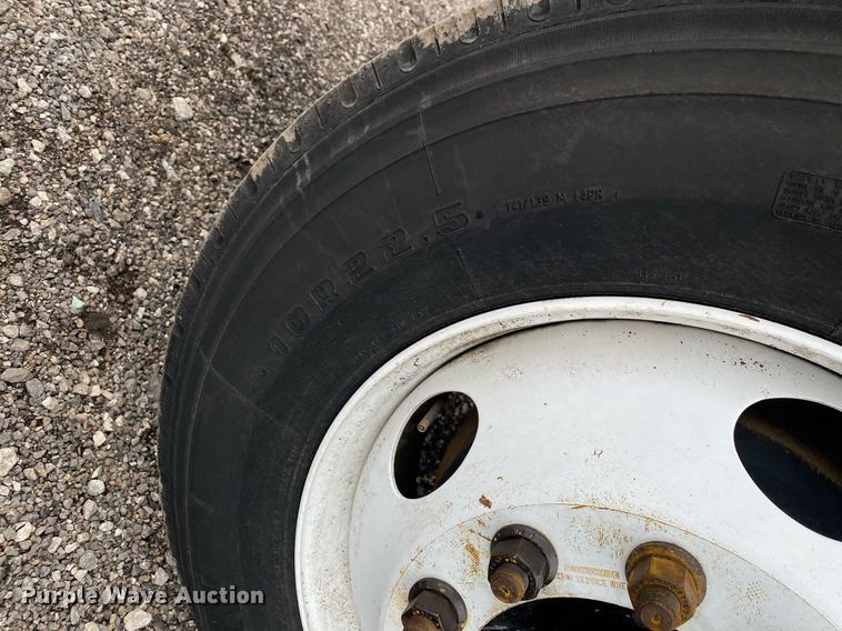 image for item KB9439 2008 Ford F650 Super Duty XLT  flatbed truck