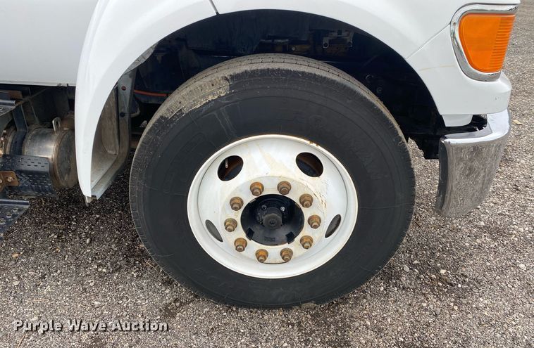 image for item KB9439 2008 Ford F650 Super Duty XLT  flatbed truck