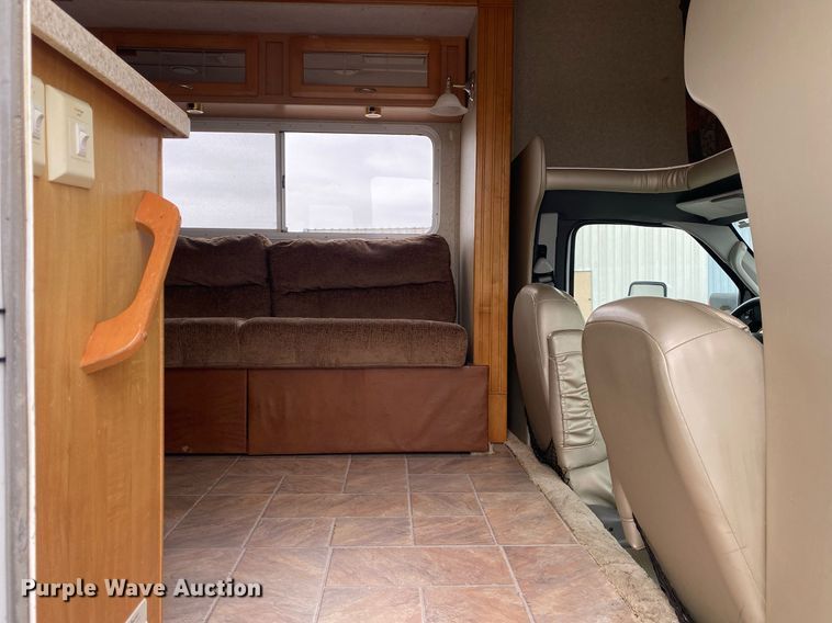 image for item KB9440 2003 Ford E450 Super Duty  RV