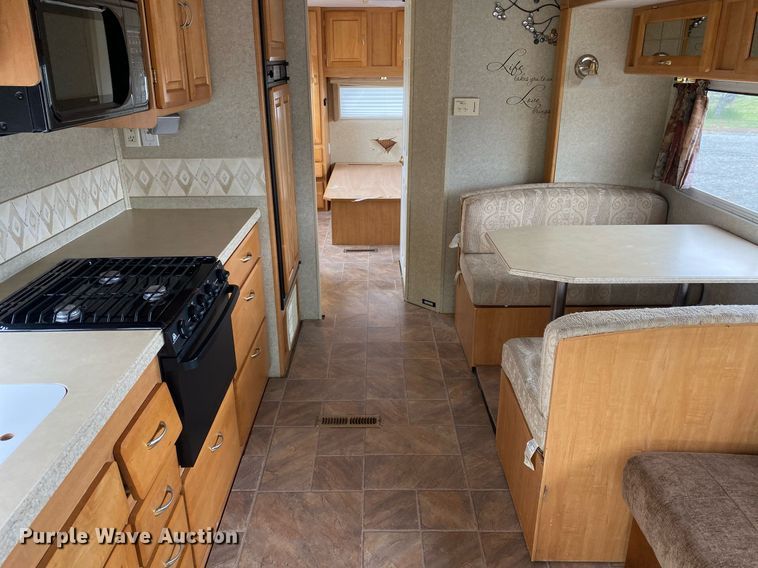 image for item KB9440 2003 Ford E450 Super Duty  RV