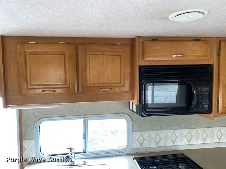 image for item KB9440 2003 Ford E450 Super Duty  RV