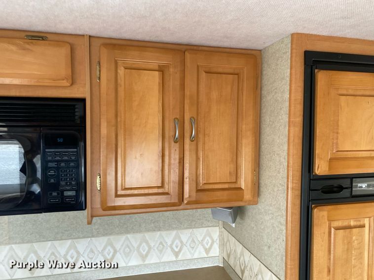 image for item KB9440 2003 Ford E450 Super Duty  RV