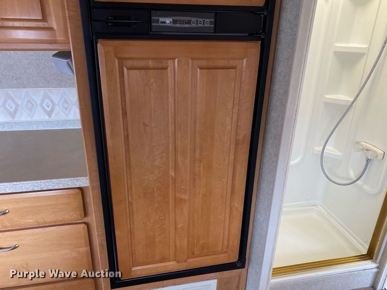 image for item KB9440 2003 Ford E450 Super Duty  RV