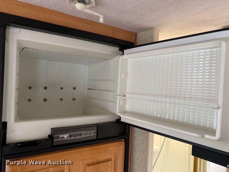 image for item KB9440 2003 Ford E450 Super Duty  RV