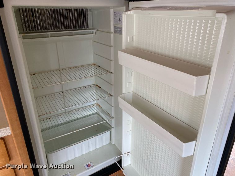 image for item KB9440 2003 Ford E450 Super Duty  RV