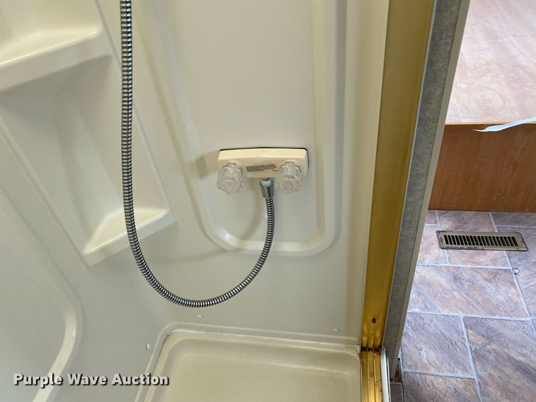 image for item KB9440 2003 Ford E450 Super Duty  RV