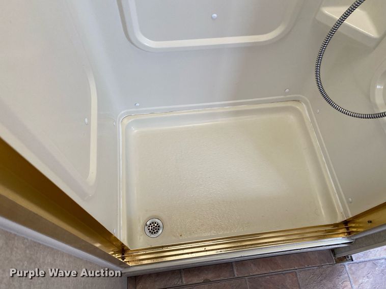 image for item KB9440 2003 Ford E450 Super Duty  RV