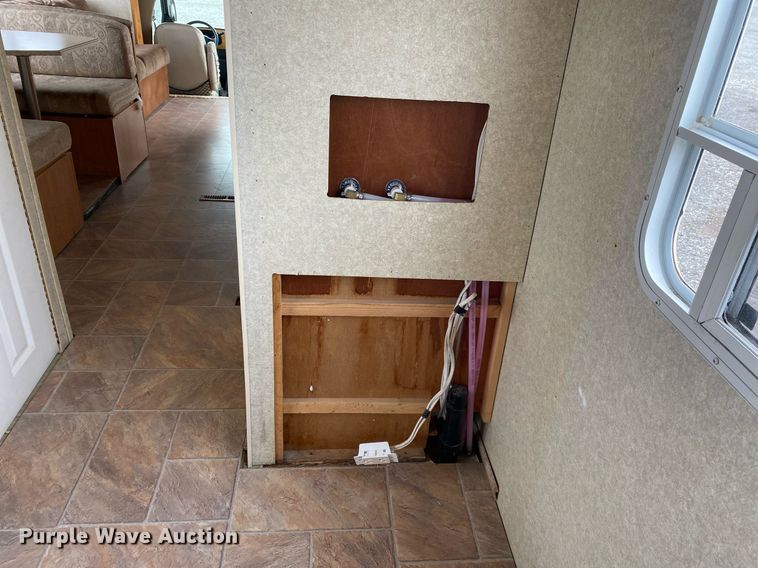 image for item KB9440 2003 Ford E450 Super Duty  RV