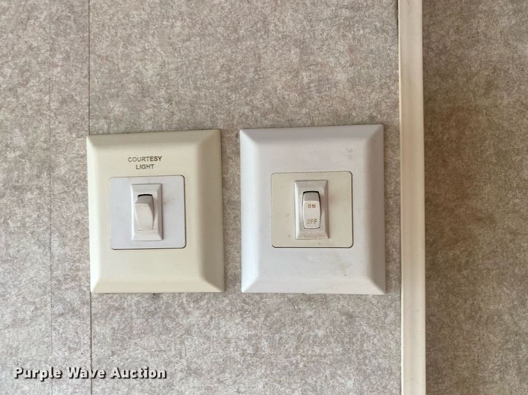 image for item KB9440 2003 Ford E450 Super Duty  RV