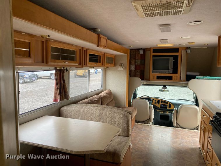 image for item KB9440 2003 Ford E450 Super Duty  RV