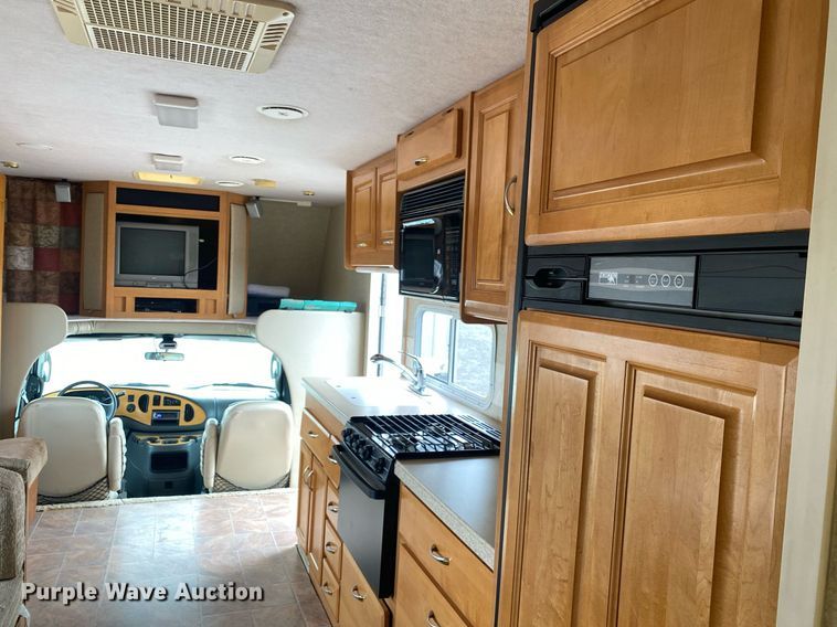 image for item KB9440 2003 Ford E450 Super Duty  RV