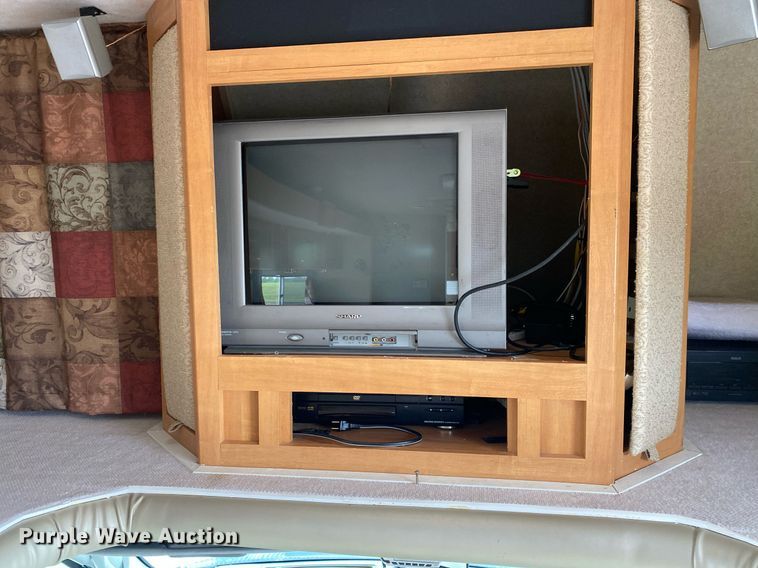 image for item KB9440 2003 Ford E450 Super Duty  RV