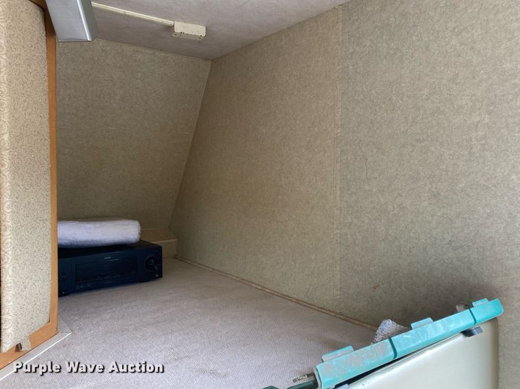 image for item KB9440 2003 Ford E450 Super Duty  RV