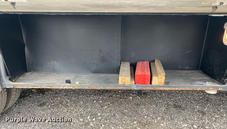 image for item KB9440 2003 Ford E450 Super Duty  RV