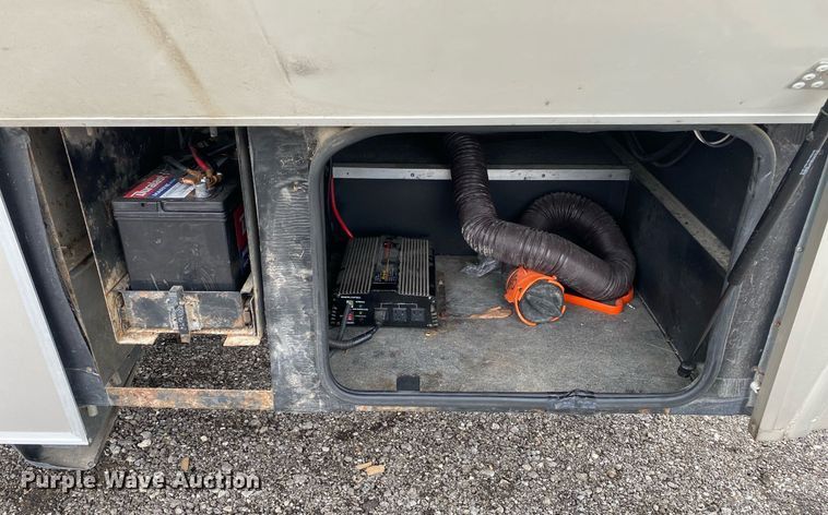 image for item KB9440 2003 Ford E450 Super Duty  RV