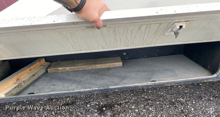 image for item KB9440 2003 Ford E450 Super Duty  RV