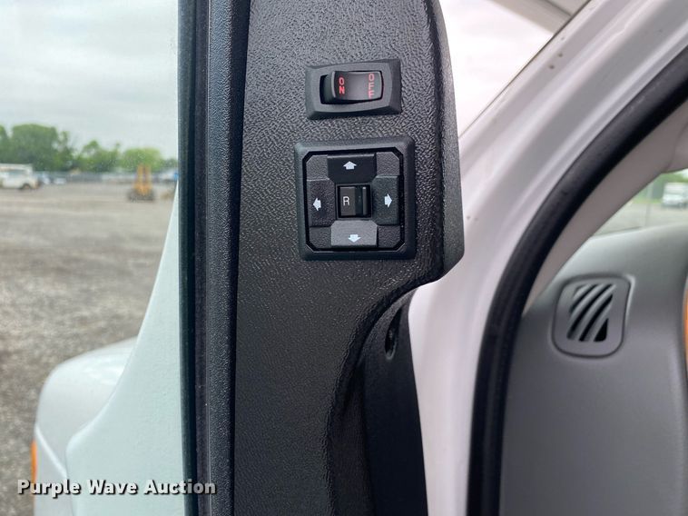 image for item KB9440 2003 Ford E450 Super Duty  RV