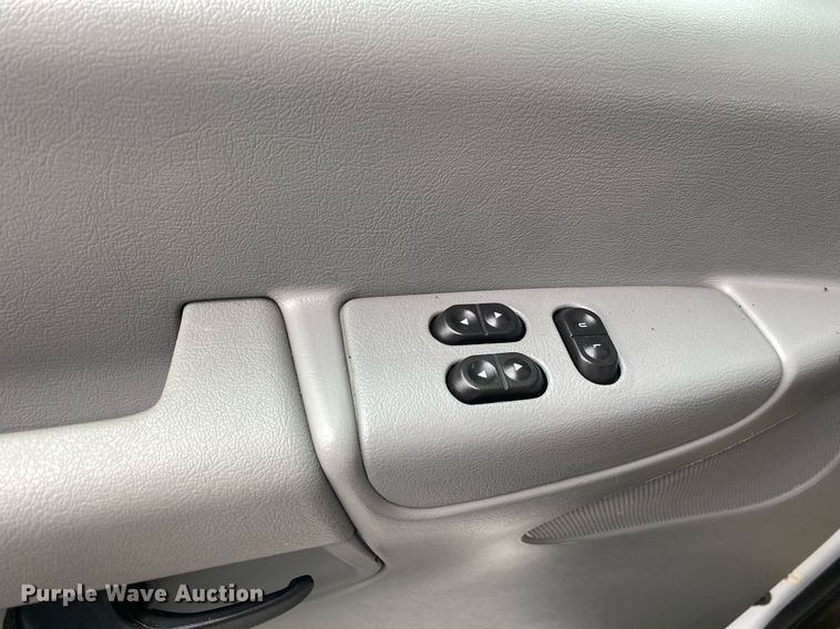 image for item KB9440 2003 Ford E450 Super Duty  RV