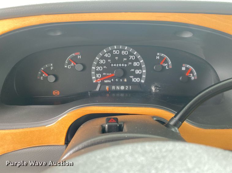 image for item KB9440 2003 Ford E450 Super Duty  RV