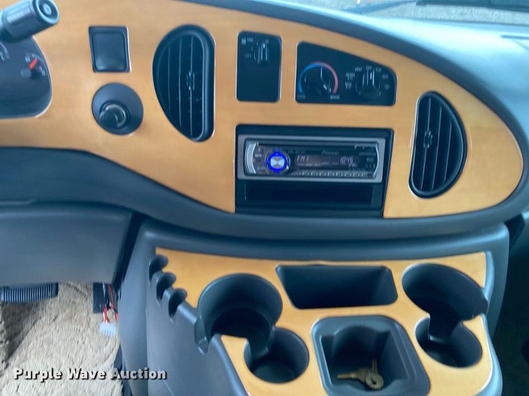 image for item KB9440 2003 Ford E450 Super Duty  RV