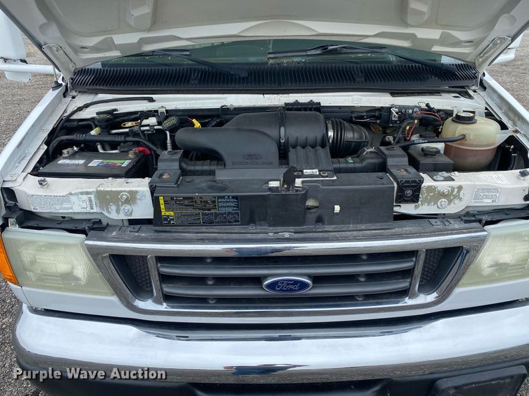 image for item KB9440 2003 Ford E450 Super Duty  RV