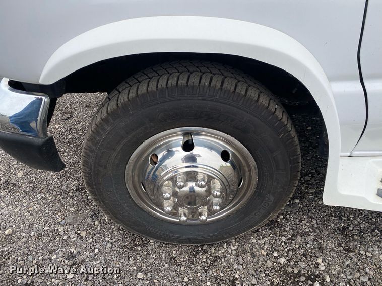 image for item KB9440 2003 Ford E450 Super Duty  RV