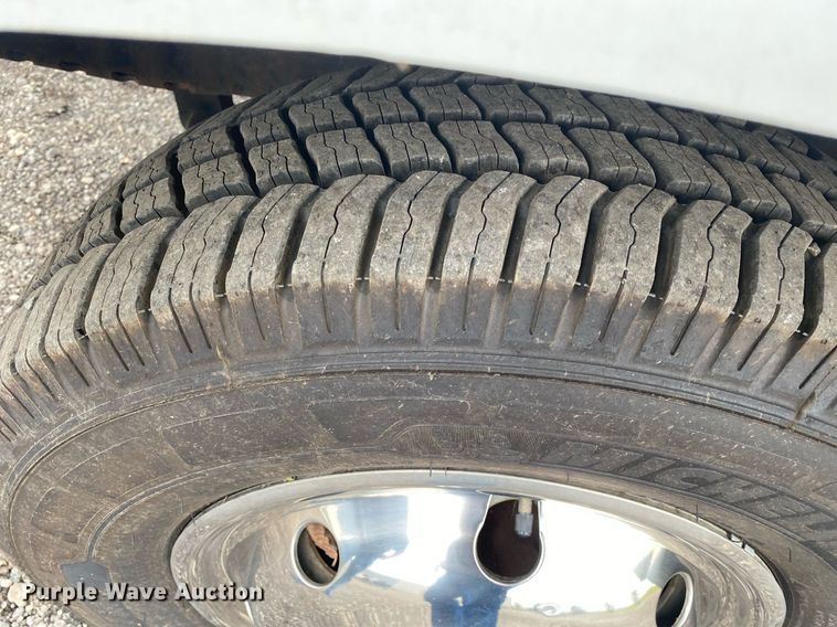 image for item KB9440 2003 Ford E450 Super Duty  RV