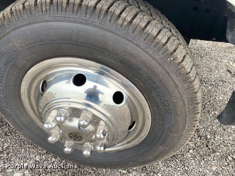 image for item KB9440 2003 Ford E450 Super Duty  RV