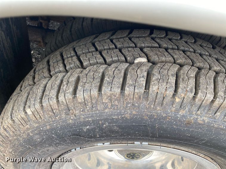 image for item KB9440 2003 Ford E450 Super Duty  RV