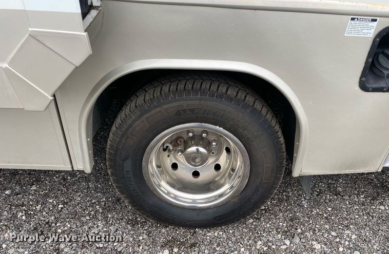 image for item KB9440 2003 Ford E450 Super Duty  RV