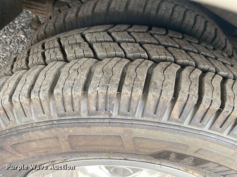 image for item KB9440 2003 Ford E450 Super Duty  RV