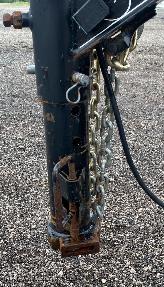 image for item KB9449 2014 Lamar  equipment trailer