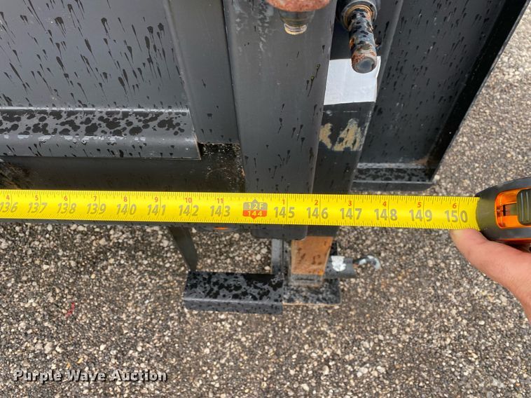 image for item KB9449 2014 Lamar  equipment trailer