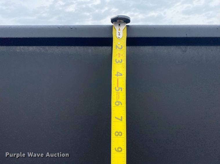 image for item KB9449 2014 Lamar  equipment trailer