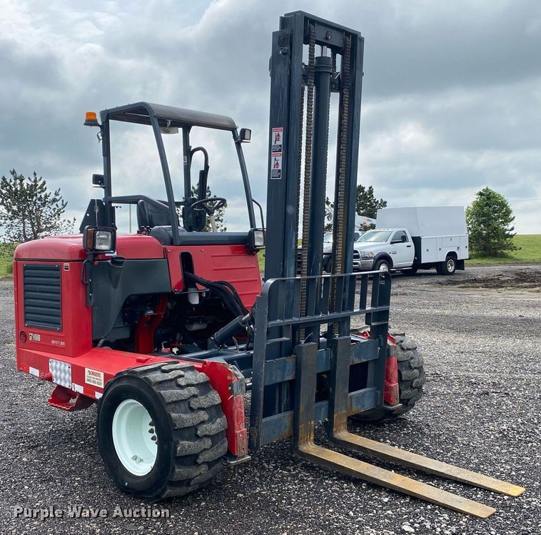 image for item KB9455 2014 Moffett M70  forklift