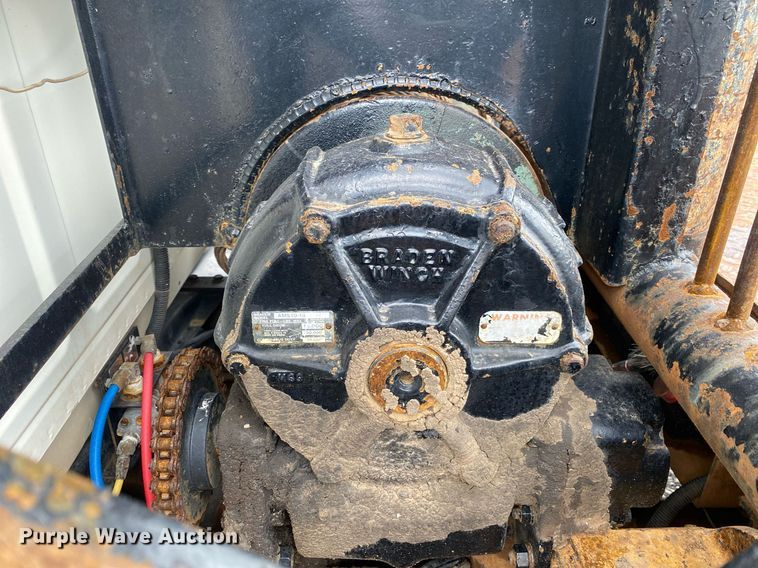 image for item KB9456 1998 Ford F800  winch truck