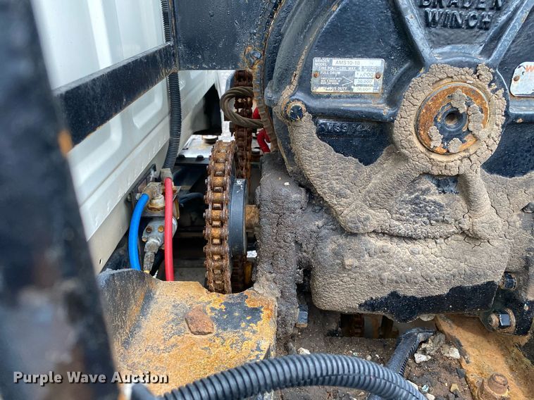 image for item KB9456 1998 Ford F800  winch truck