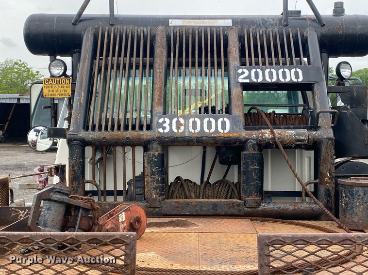 image for item KB9456 1998 Ford F800  winch truck