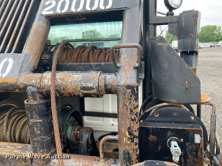 image for item KB9456 1998 Ford F800  winch truck