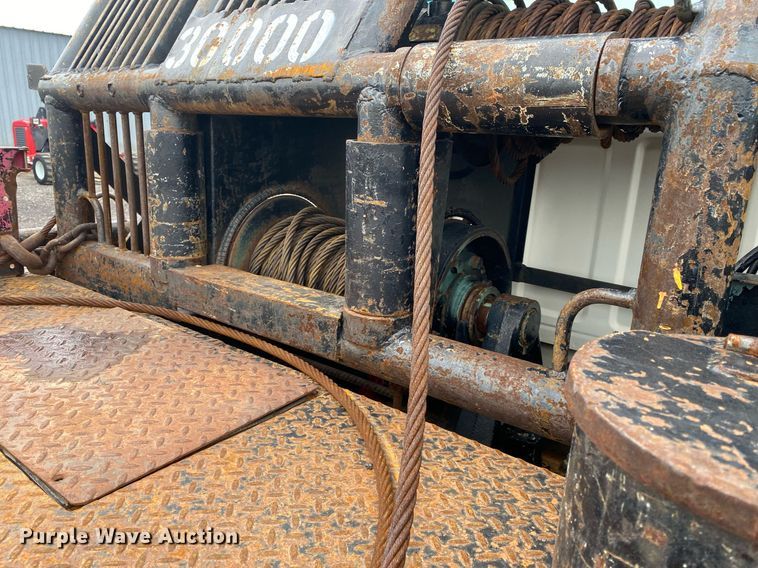 image for item KB9456 1998 Ford F800  winch truck