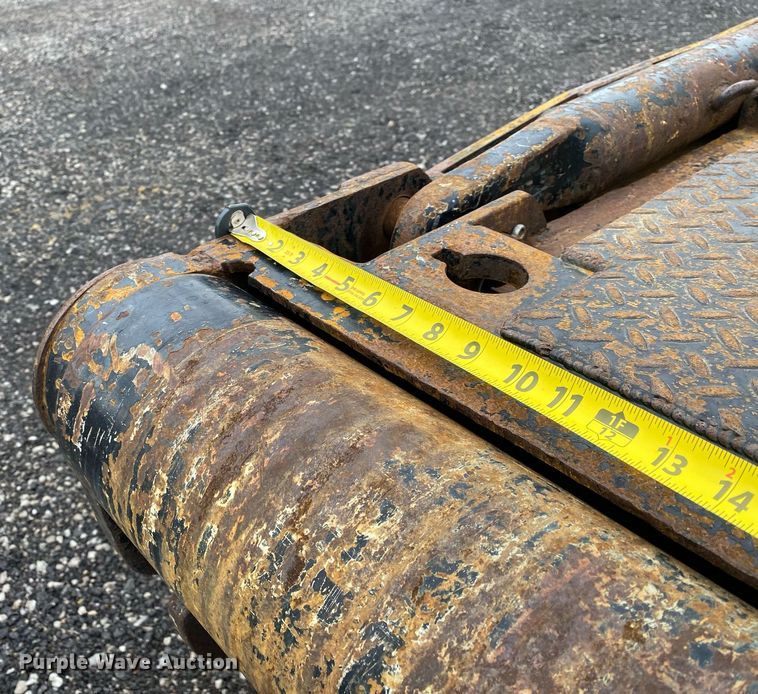 image for item KB9456 1998 Ford F800  winch truck