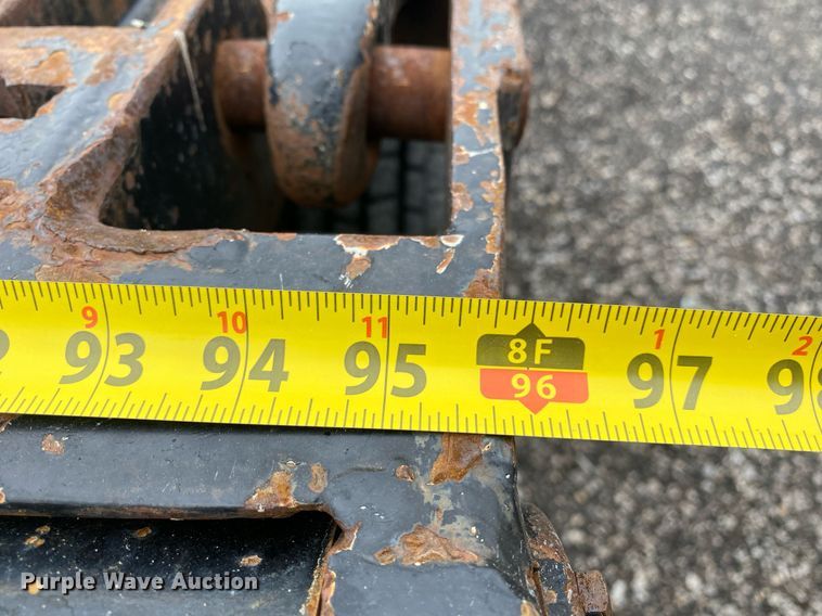 image for item KB9456 1998 Ford F800  winch truck