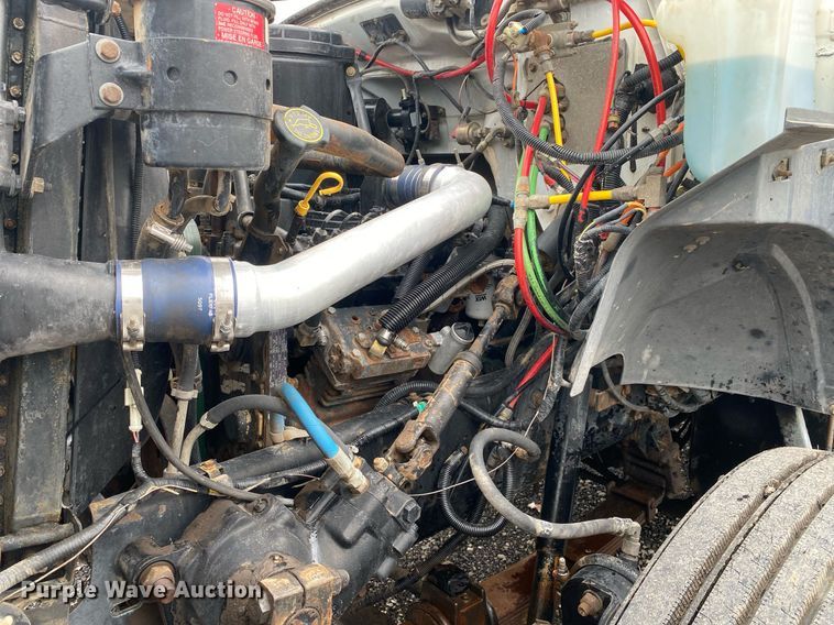 image for item KB9456 1998 Ford F800  winch truck