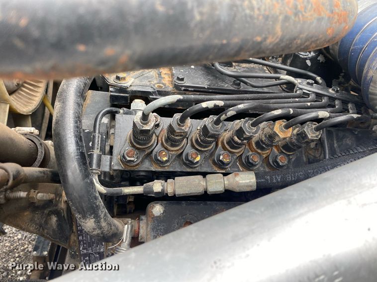 image for item KB9456 1998 Ford F800  winch truck